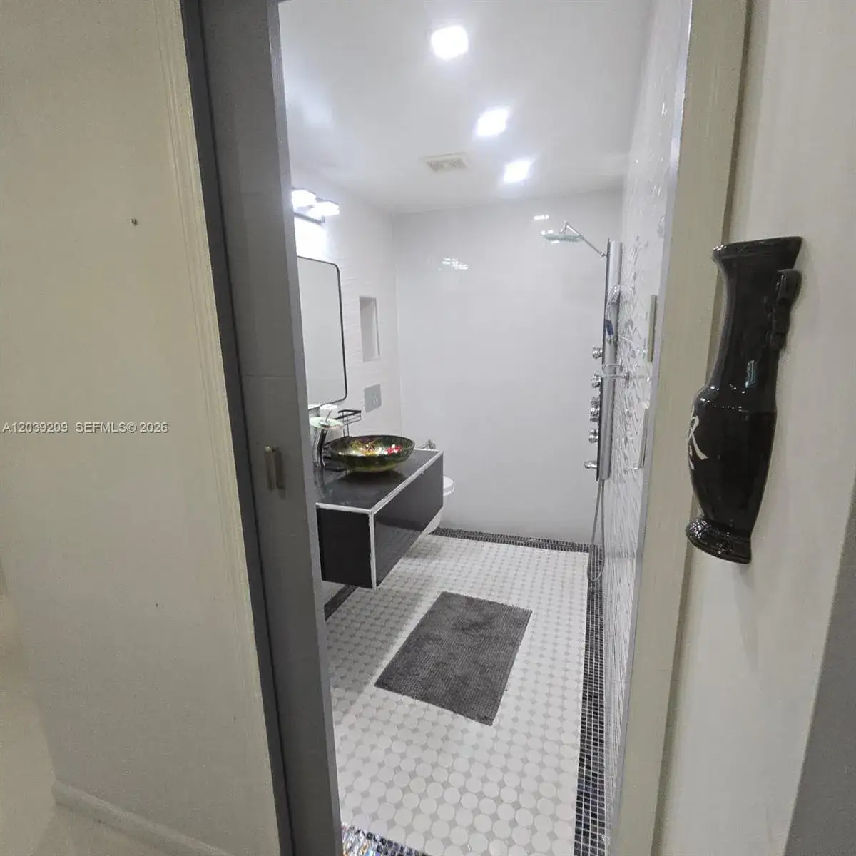 1 bedroom 1 bath Residential Lease for rent at 5600 SW 112th Ave, Miami FL 33173