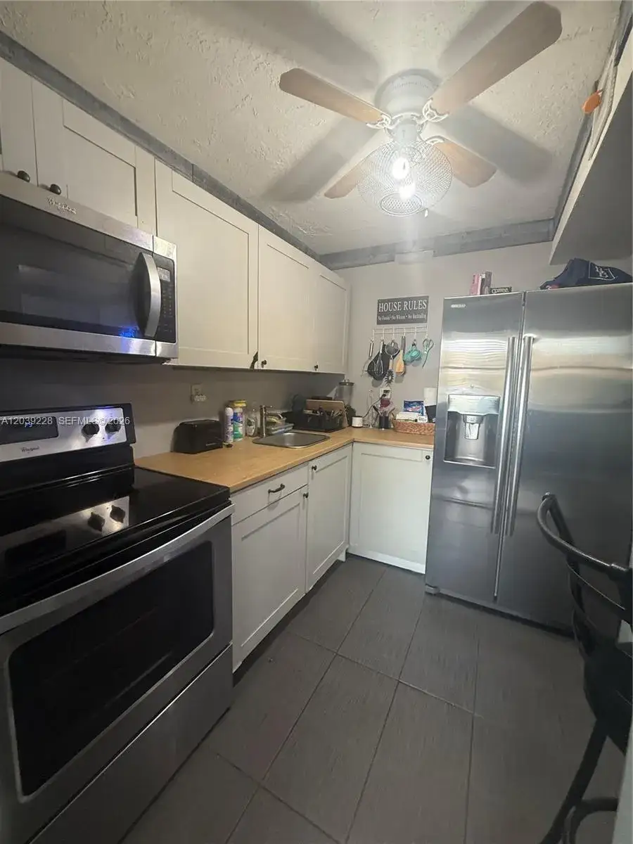 1 bedroom 1 bath Residential for sale at 9081 Sunrise Lakes Blvd # 108, Sunrise FL 33322