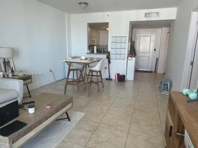 1 bedroom 1 bath Residential Lease for rent at 1250 S Miami Ave # 1607, Miami FL 33130