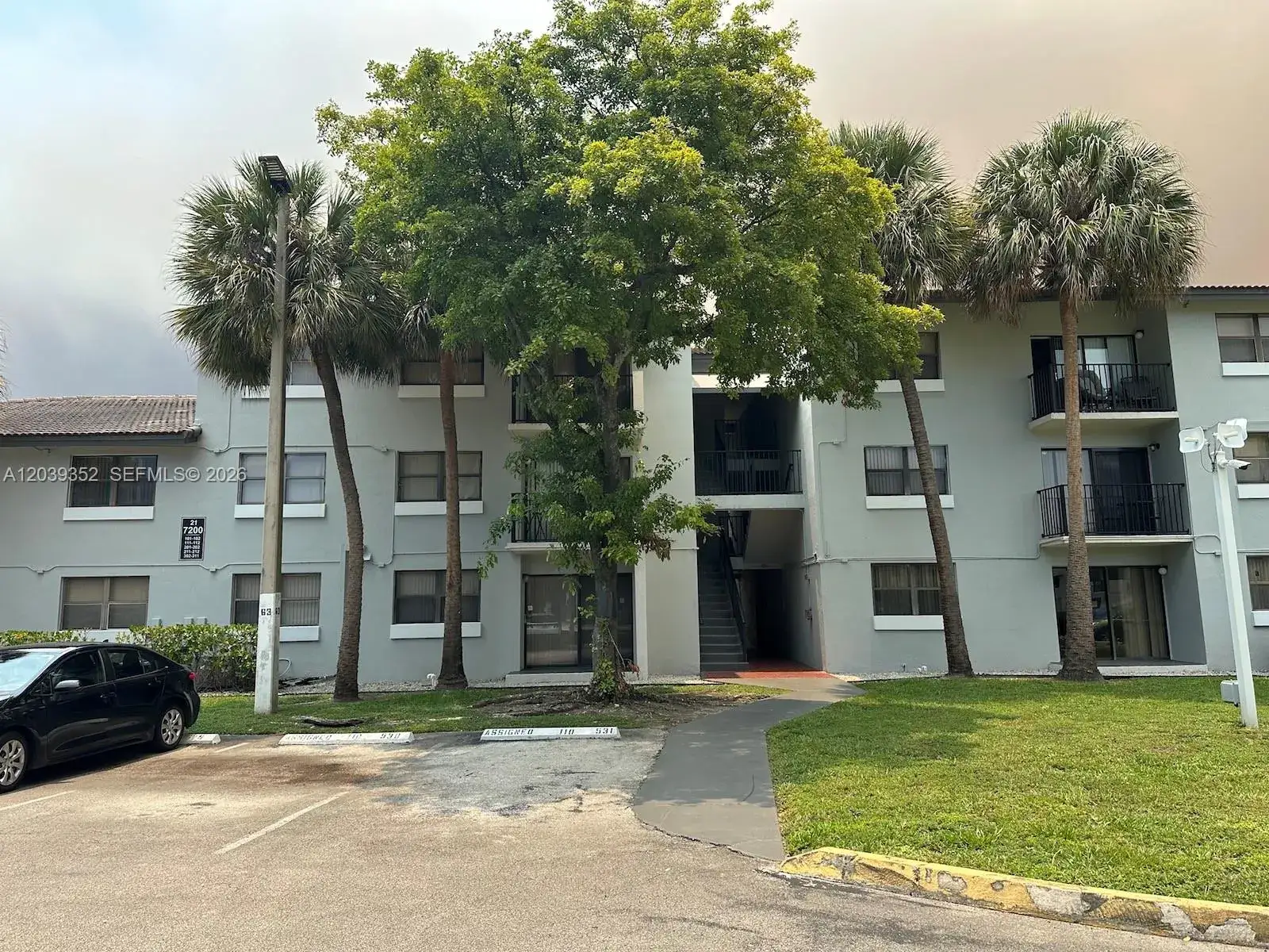 2 bedroom 2 bath Residential for sale at 7200 NW 179th St # 311, Hialeah FL 33015