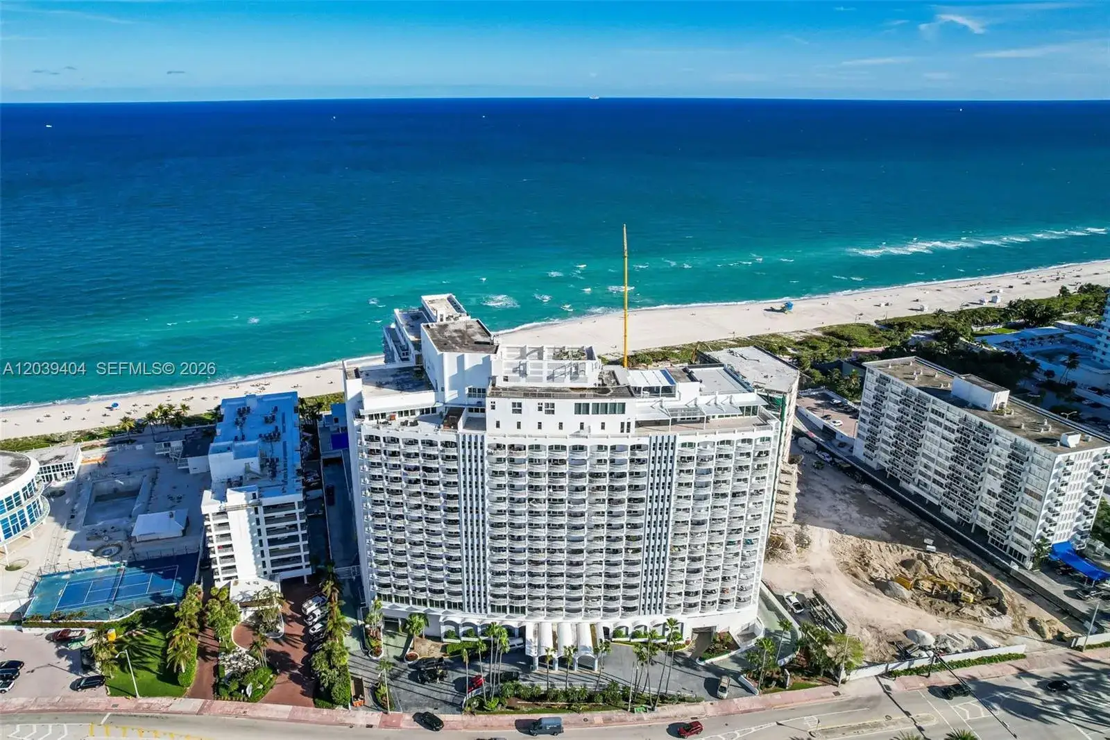 2 bedroom 1 bath Residential Lease for rent at 5401 Collins Ave # 813, Miami Beach FL 33140