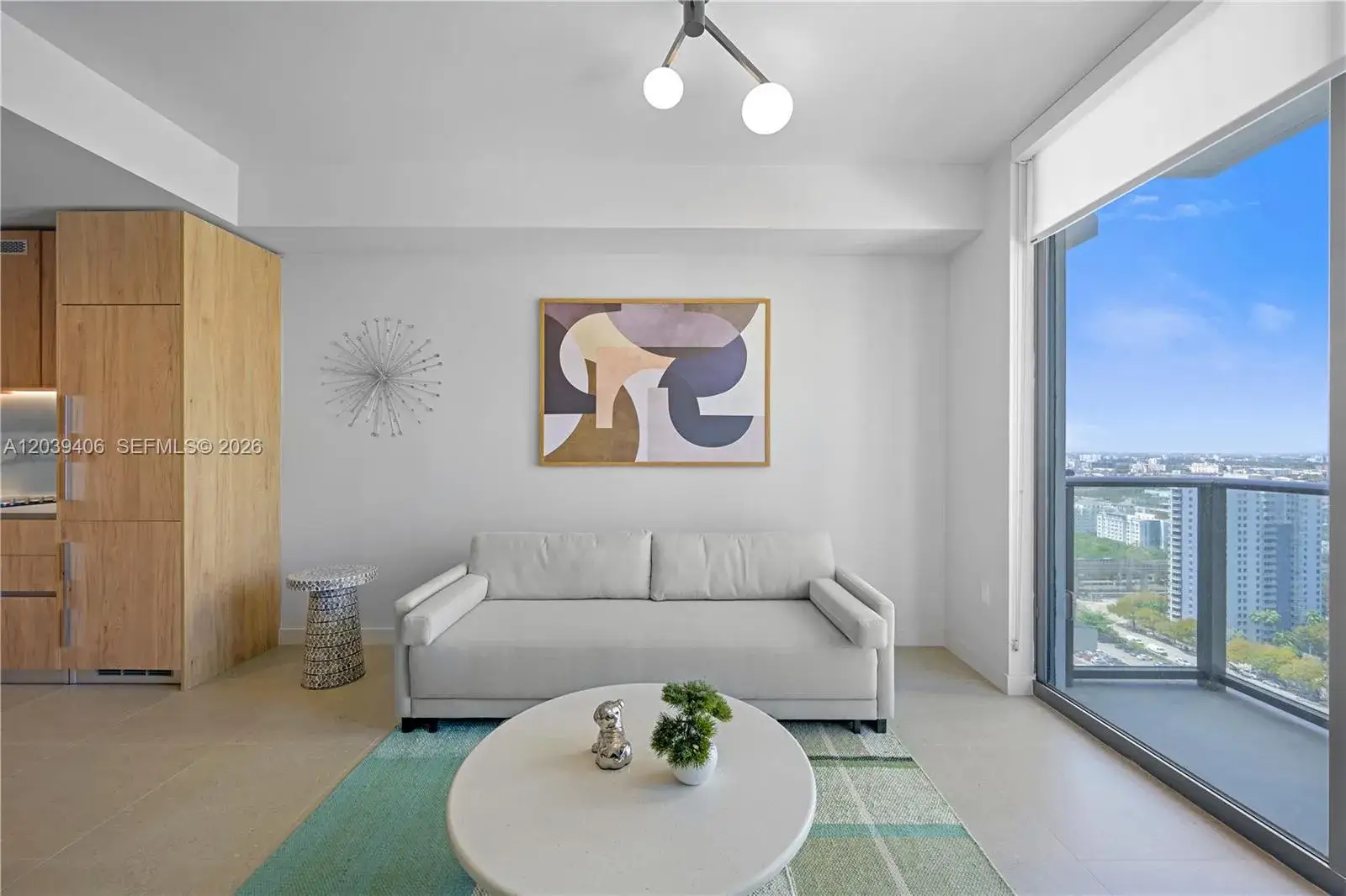1 bedroom 1 bath Residential Lease for rent at 11 NE 6th St # 2411, Miami FL 33132