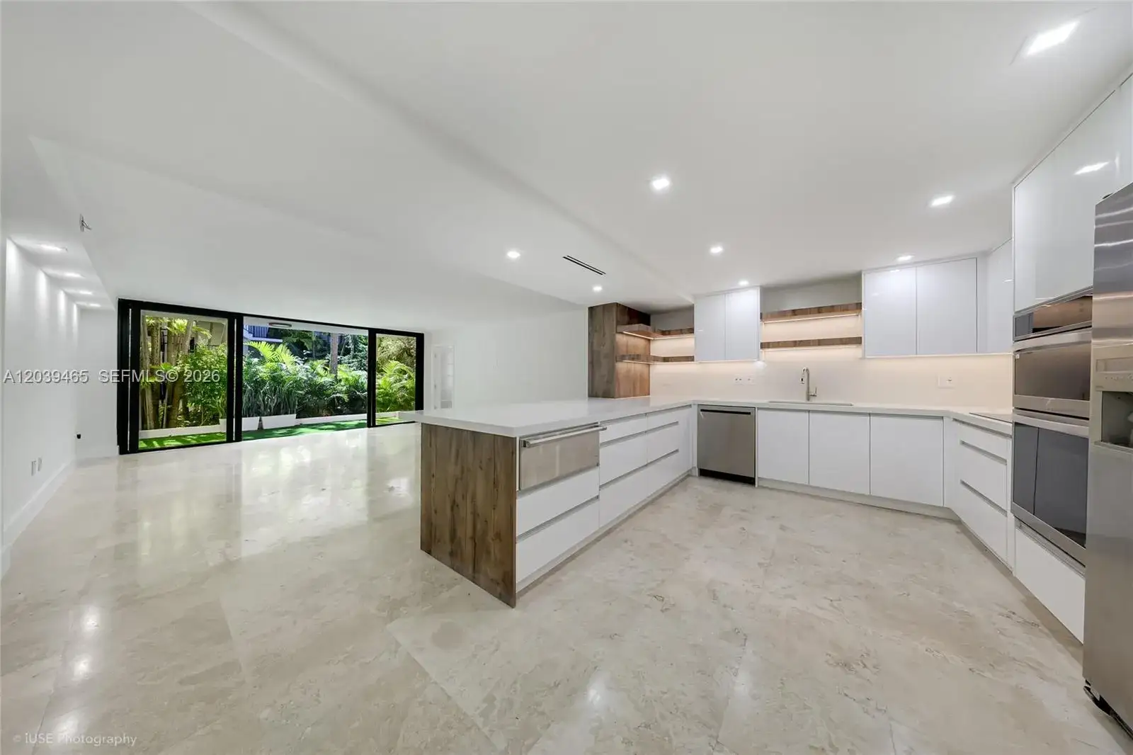 3 bedroom 2 bath Residential Lease for rent at 101 Ocean Lane Dr # 1017, Key Biscayne FL 33149
