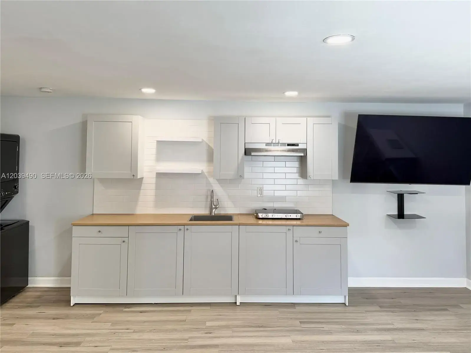 1 bedroom 2 bath Residential Lease for rent at 227 SW 26th Rd Rear, Miami FL 33129