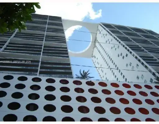 1 bedroom 1 bath Residential Lease for rent at 55 SE 6th St # 1706, Miami FL 33131