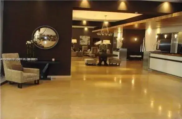 1 bedroom 2 bath Residential Lease for rent at 60 SW 13th St # 2819, Miami FL 33130