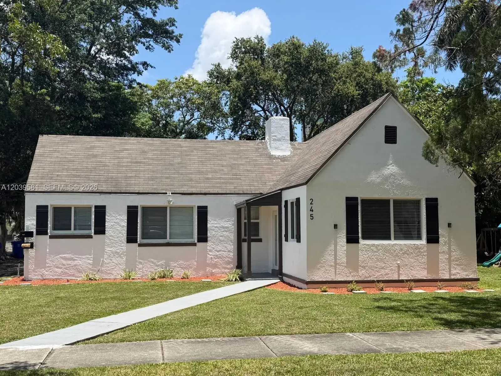 3 bedroom 1 bath Residential Lease for rent at 245 SW 24th Rd, Miami FL 33129