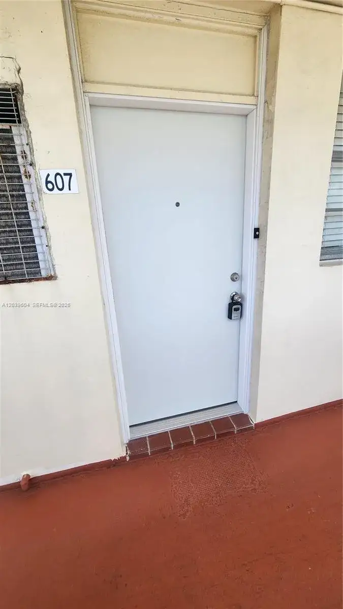 1 bedroom 1 bath Residential Lease for rent at 2920 Point East Dr # N607, Aventura FL 33160