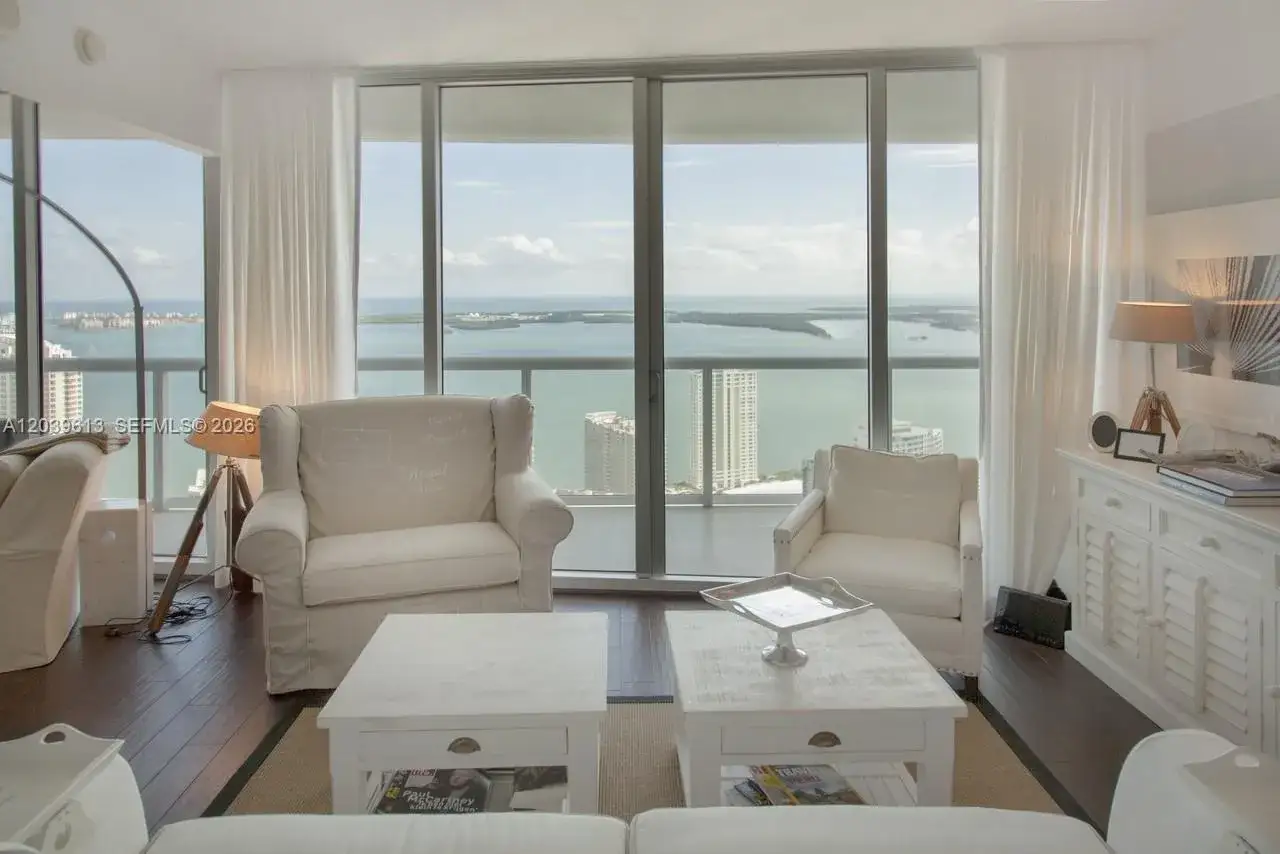 2 bedroom 2 bath Residential Lease for rent at 465 Brickell Ave # 4703, Miami FL 33131