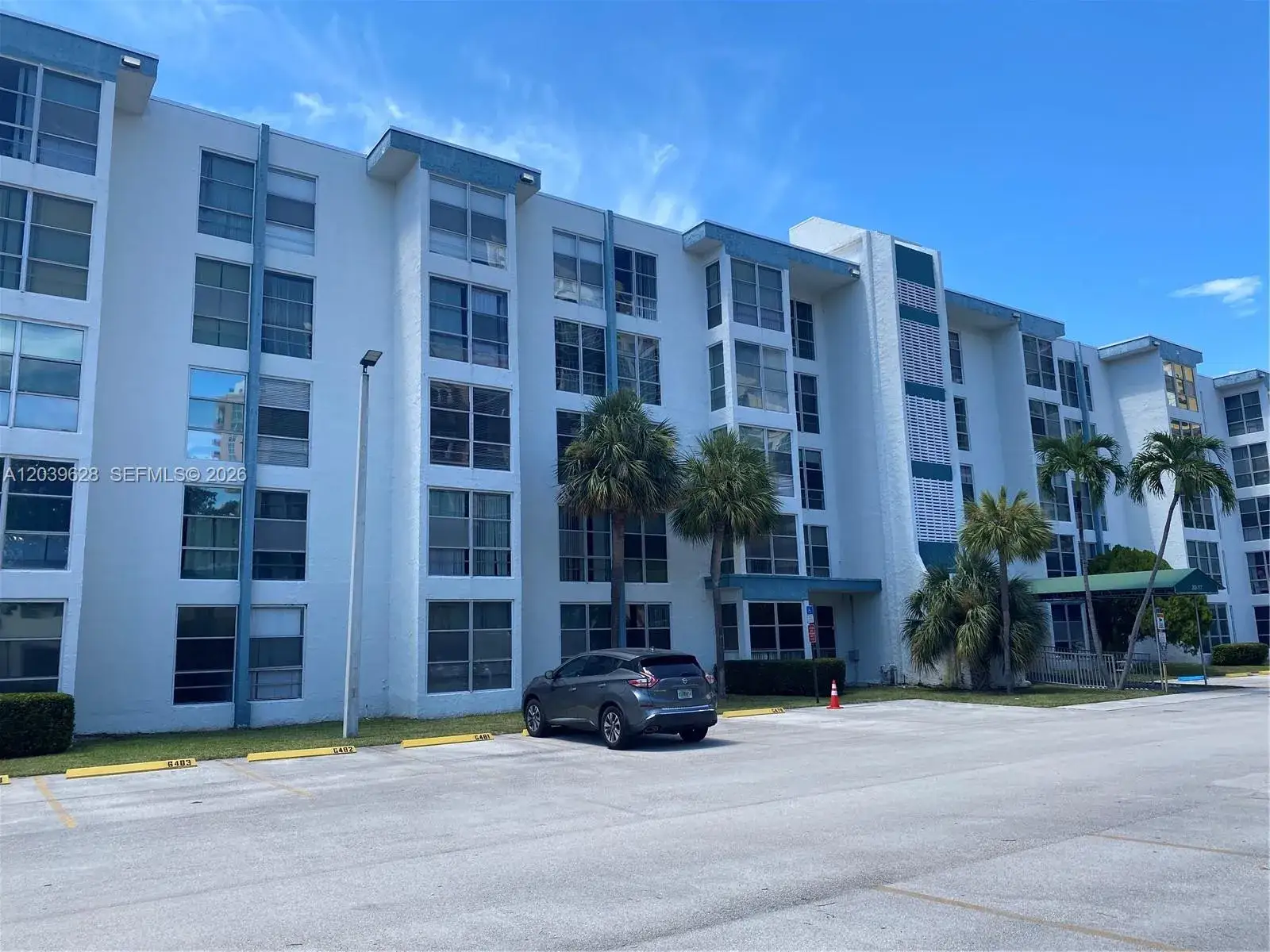 1 bedroom 1 bath Residential Lease for rent at 200 177th Dr # 216, Sunny Isles Beach FL 33160