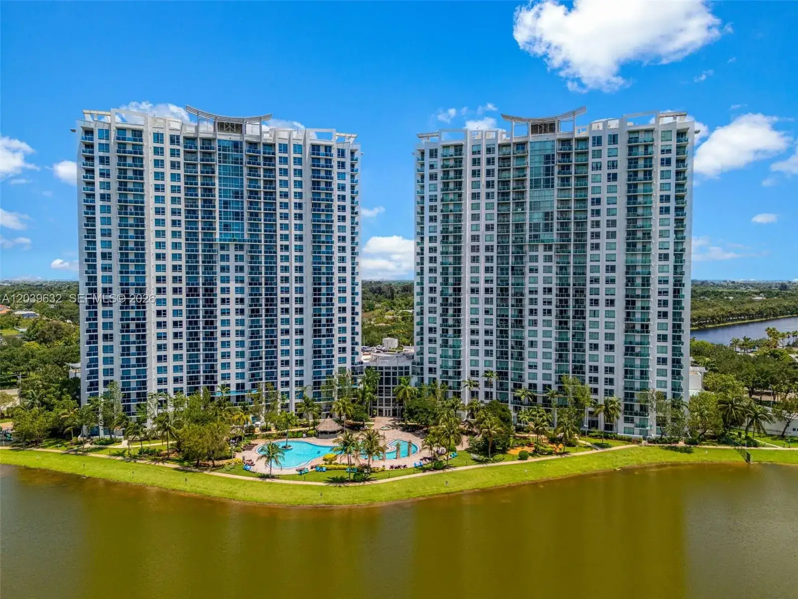 3 bedroom 2 bath Residential for sale at 2641 N Flamingo Rd # 304N, Sunrise FL 33323