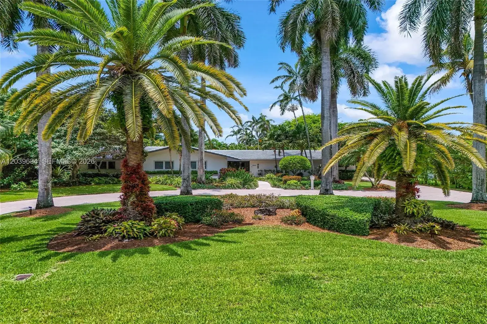 5 bedroom 5 bath Residential for sale at 11900 SW 63rd Ave, Pinecrest FL 33156