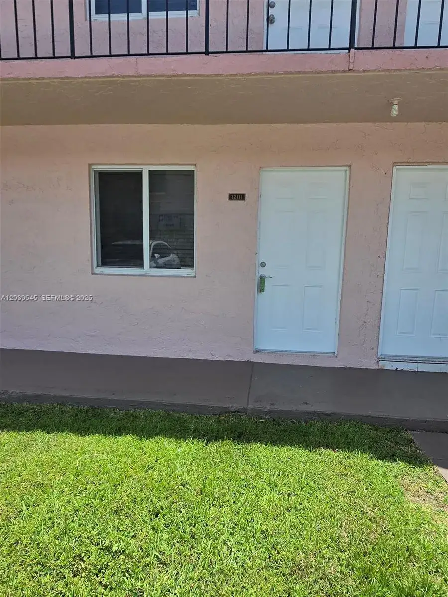 1 bedroom 1 bath Residential Lease for rent at 2154 W 60th St # 12111, Hialeah FL 33016