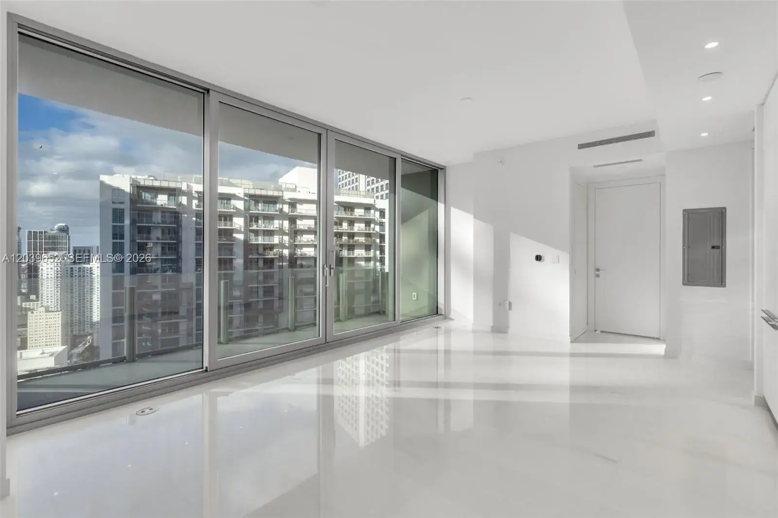 1 bedroom 1 bath Residential Lease for rent at 300 Biscayne Blvd Way # 4008, Miami FL 33131