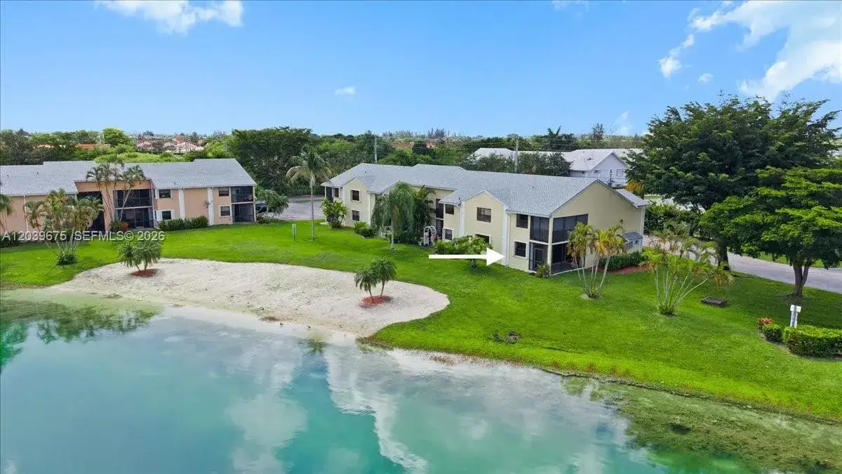 3 bedroom 2 bath Residential Lease for rent at 999 Hamilton Dr # 999B, Homestead FL 33034