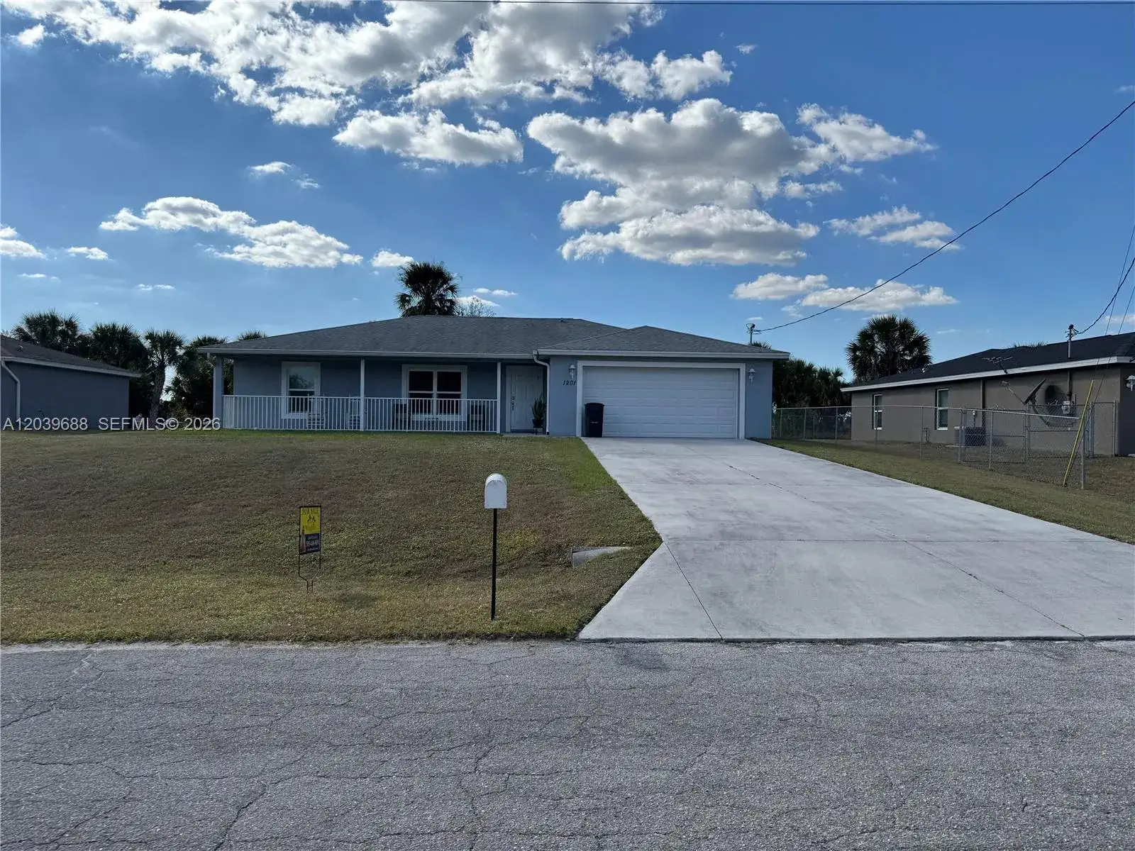 3 bedroom 2 bath Residential for sale at 1201 BANJO CT, La Belle FL 33935