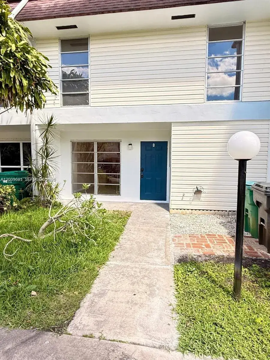 4 bedroom 2 bath Residential for sale at 3301 Raleigh St # 4D, Hollywood FL 33021