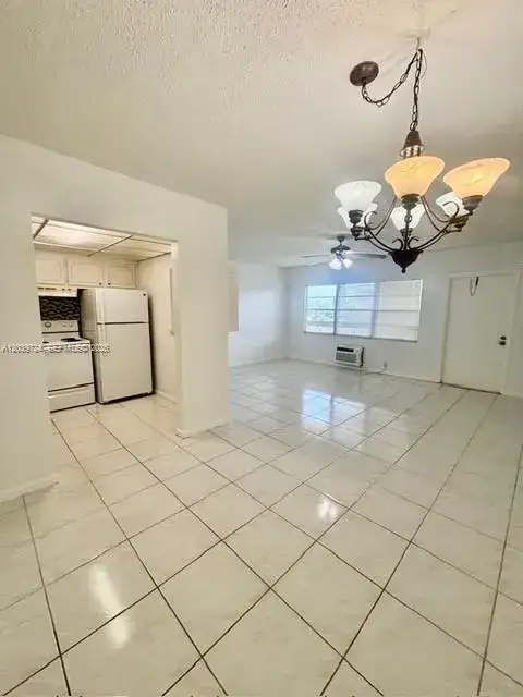 1 bedroom 1 bath Residential Lease for rent at 202 Mansfield, Boca Raton FL 33434