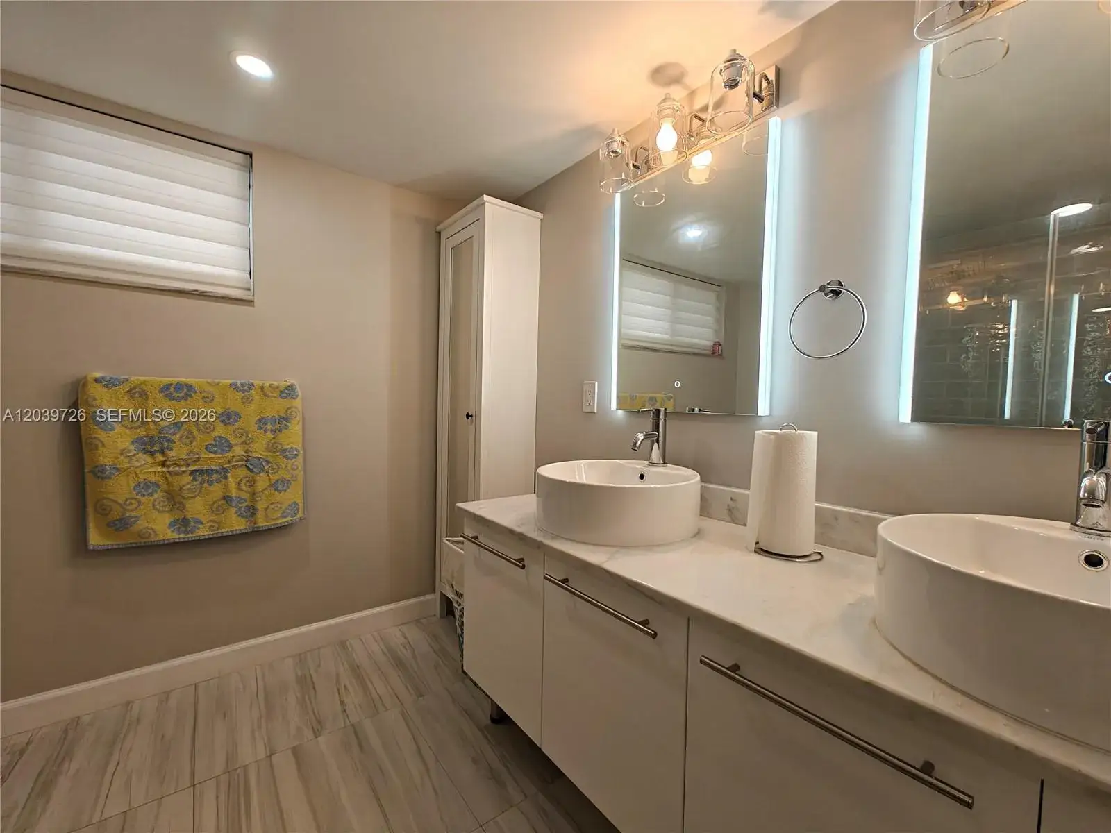 2 bedroom 2 bath Residential for sale at 601 Ives Dairy Rd # 8, Miami FL 33179