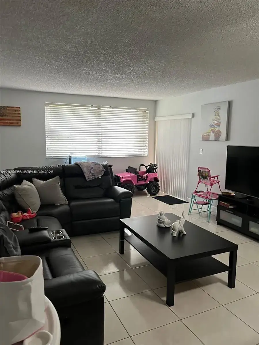 2 bedroom 2 bath Residential Lease for rent at 10135 NW 9th St Cir # 208, Miami FL 33172