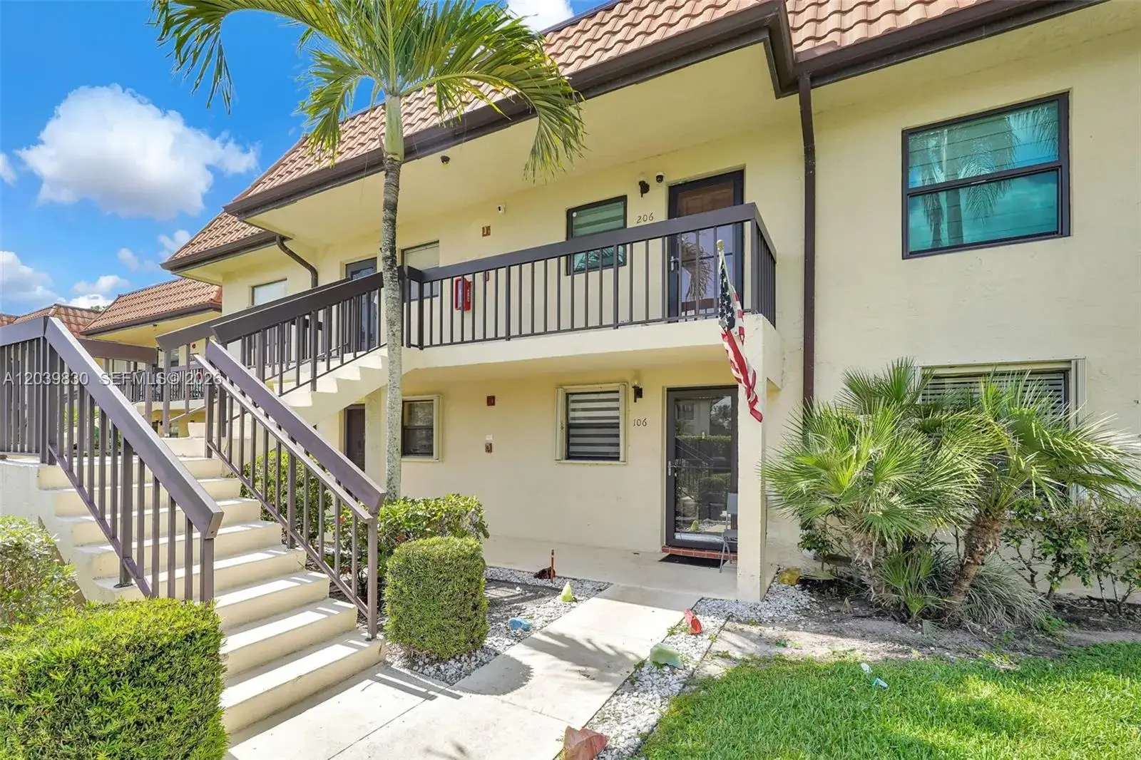 2 bedroom 2 bath Residential for sale at 7142 Golf Colony Ct # 206, Lake Worth FL 33467