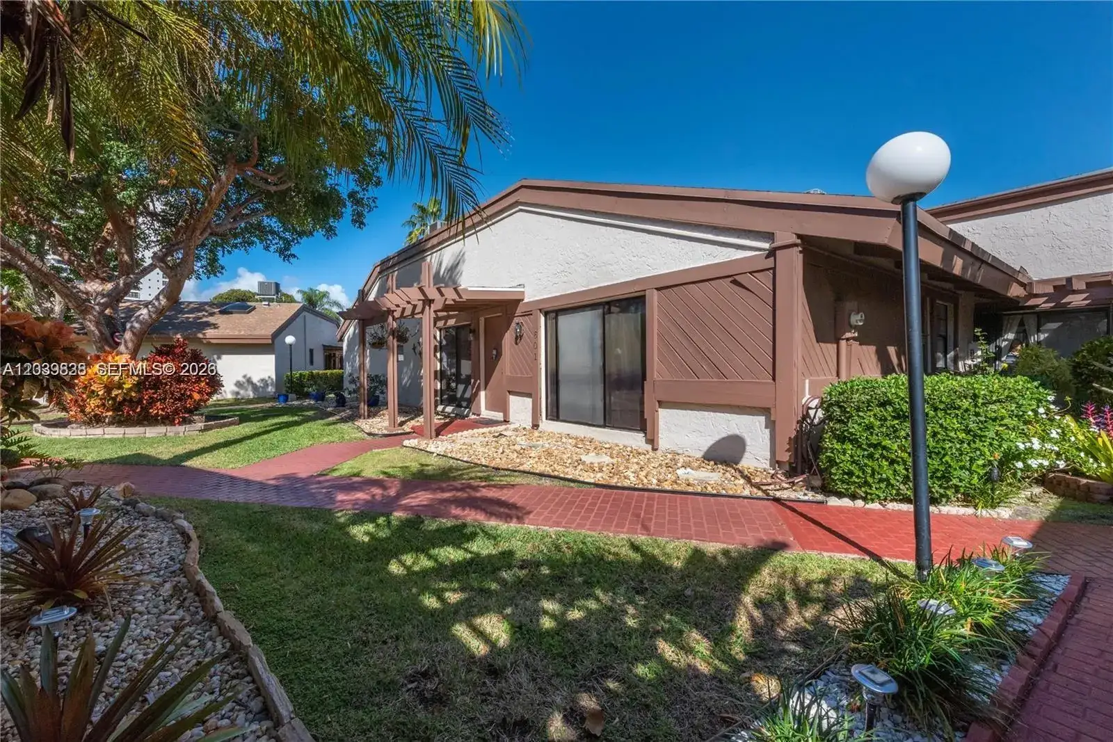 3 bedroom 2 bath Residential for sale at 601 Leslie Dr, Hallandale Beach FL 33009