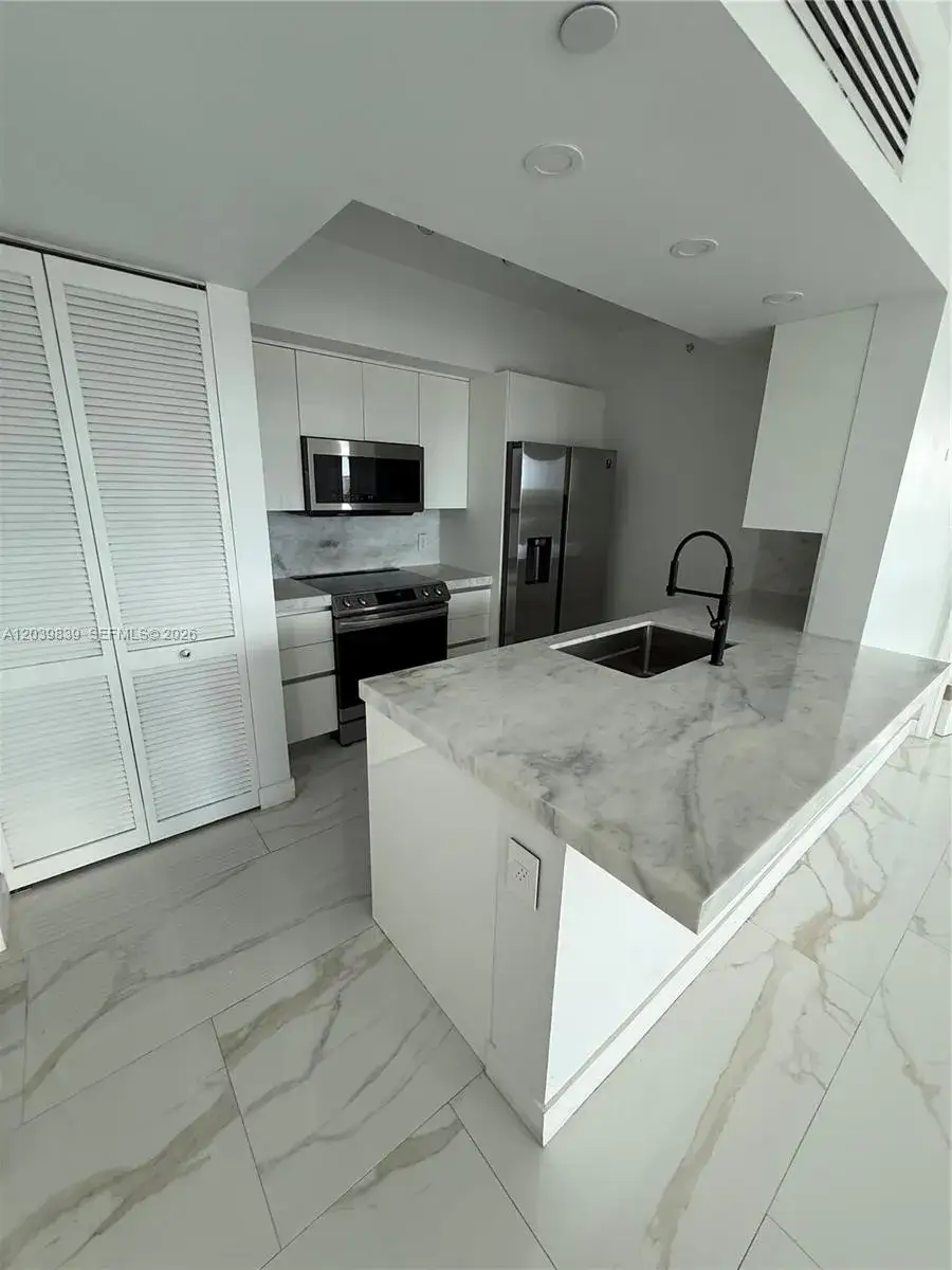 2 bedroom 2 bath Residential for sale at 7350 SW 89th St # 1602S, Miami FL 33156