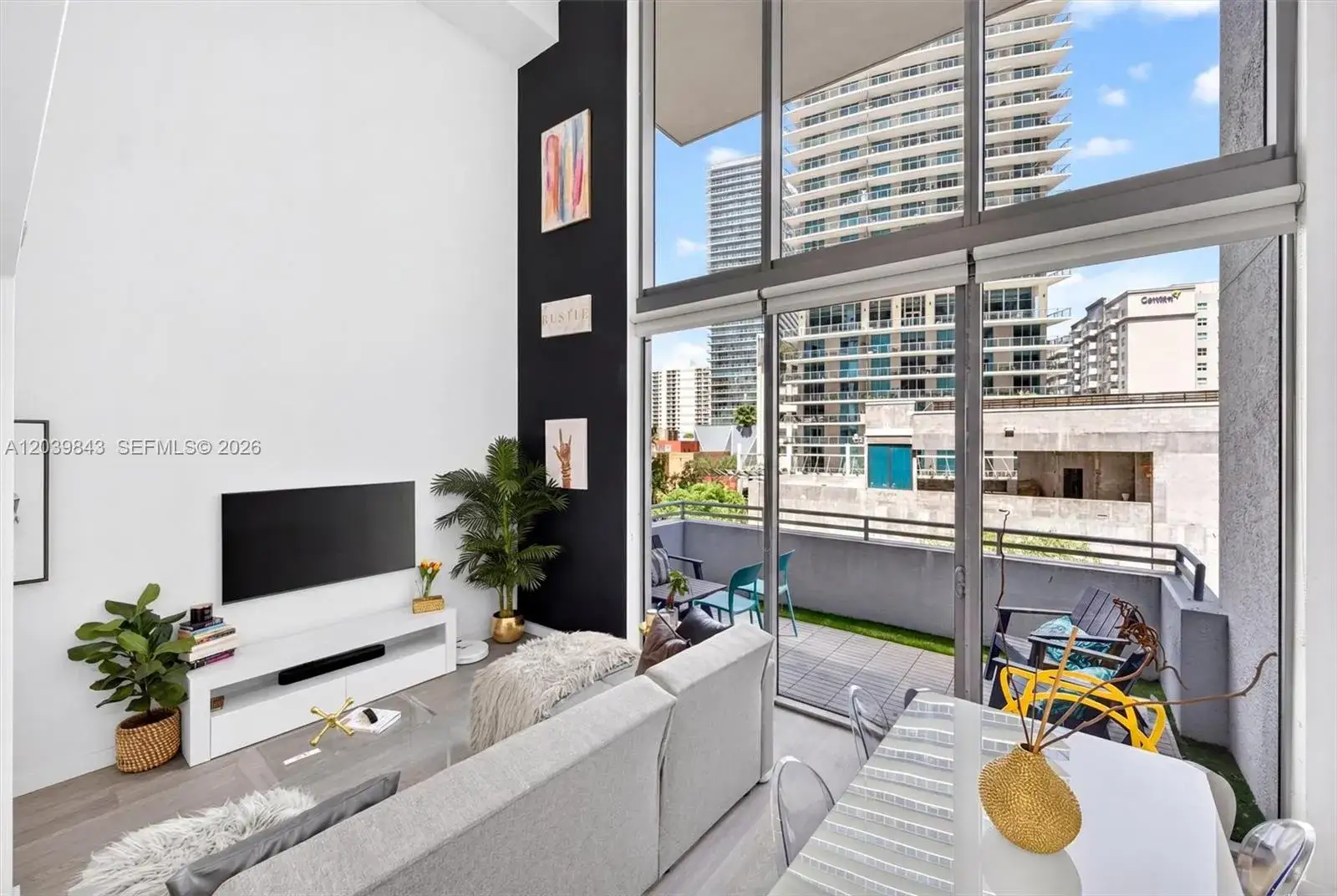 1 bedroom 2 bath Residential for sale at 1050 Brickell Ave # 420, Miami FL 33131