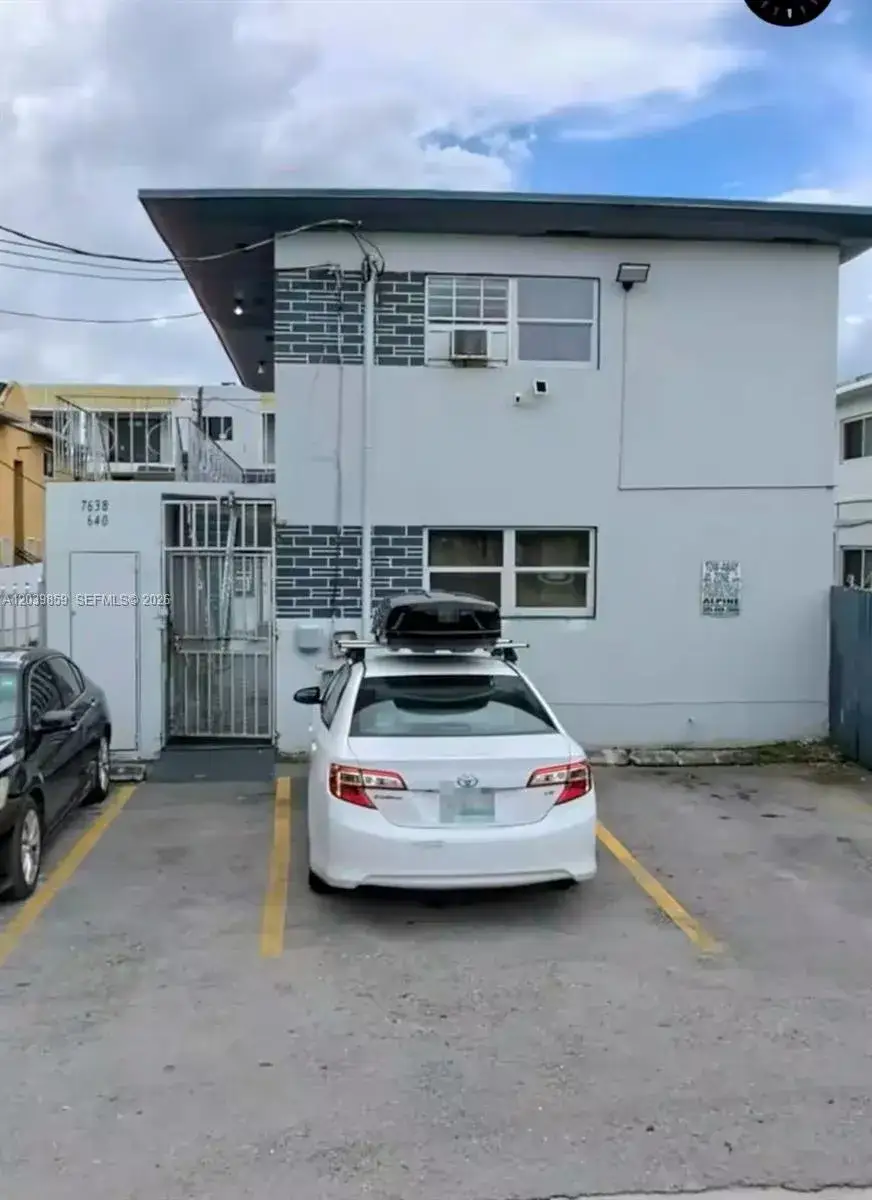 1 bedroom 1 bath Residential Lease for rent at 7638 N Miami Ave # 2, Miami FL 33150