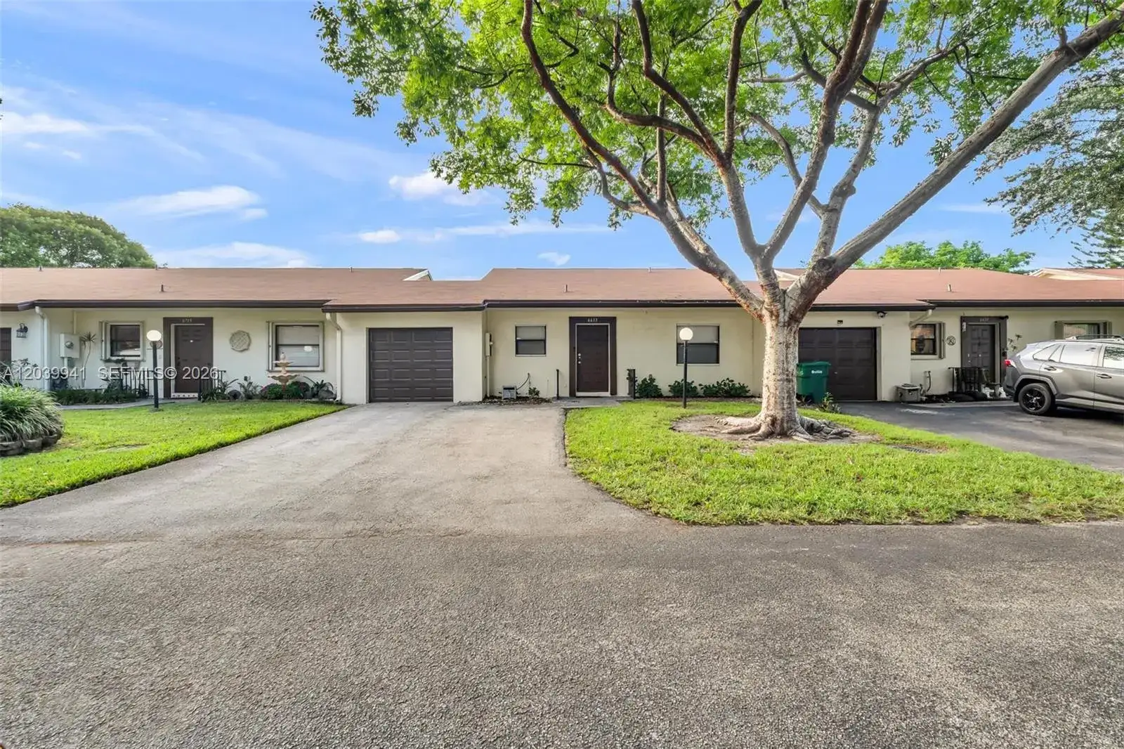 3 bedroom 2 bath Residential for sale at 6633 N Parkway Dr # 7, Margate FL 33068