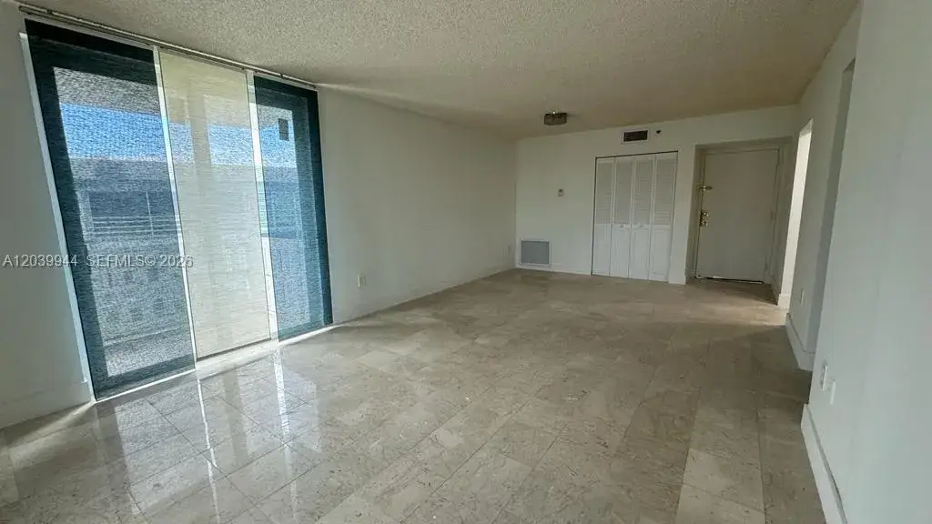 2 bedroom 2 bath Residential for sale at 919 Hillcrest Dr # 201, Hollywood FL 33021