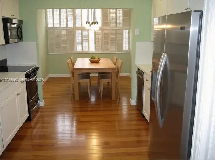 1 bedroom 1 bath Residential Lease for rent at 300 S Biscayne Blvd # 0, Miami FL 33131