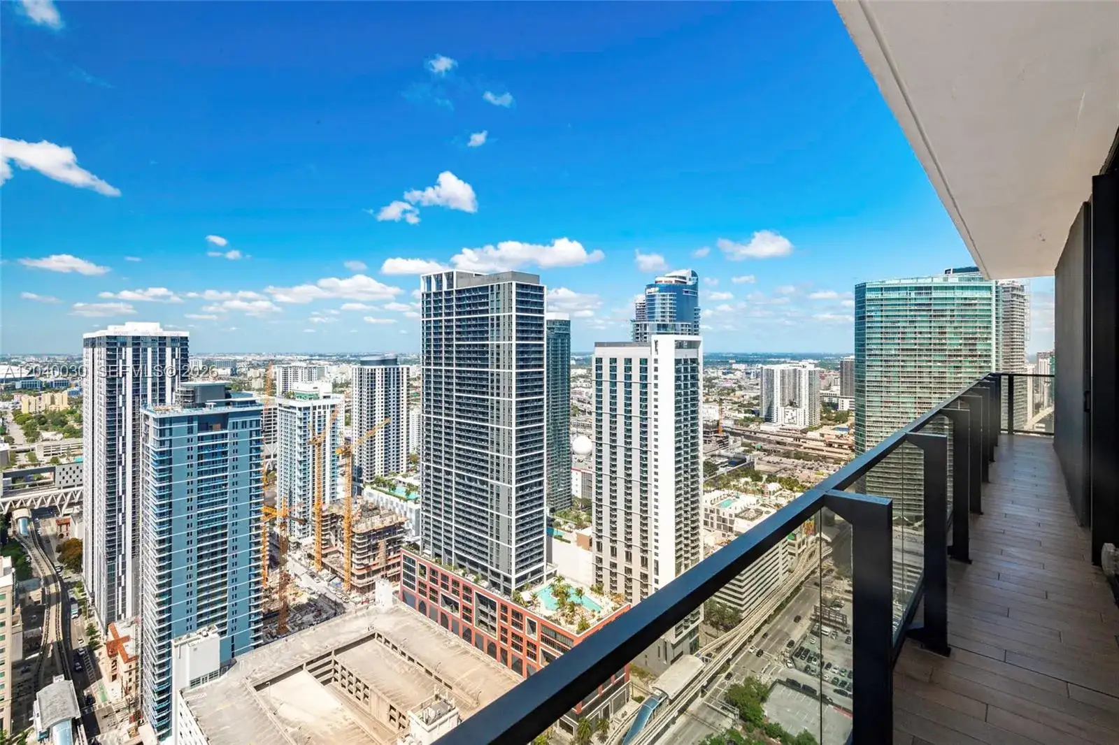 3 bedroom 3 bath Residential Lease for rent at 398 NE 5th St # 4001, Miami FL 33132