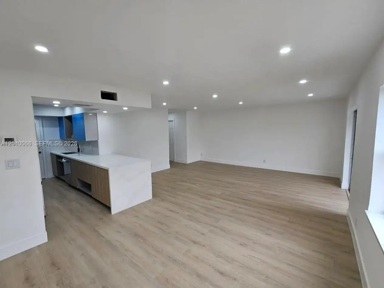 2 bedroom 2 bath Residential Lease for rent at 17911 NW 68th Ave # O207, Hialeah FL 33015