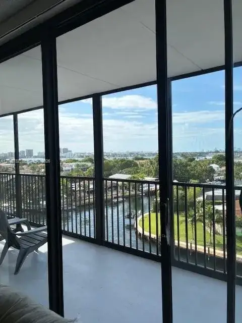 2 bedroom 2 bath Residential for sale at 2500 NE 135th St # C611, North Miami FL 33181