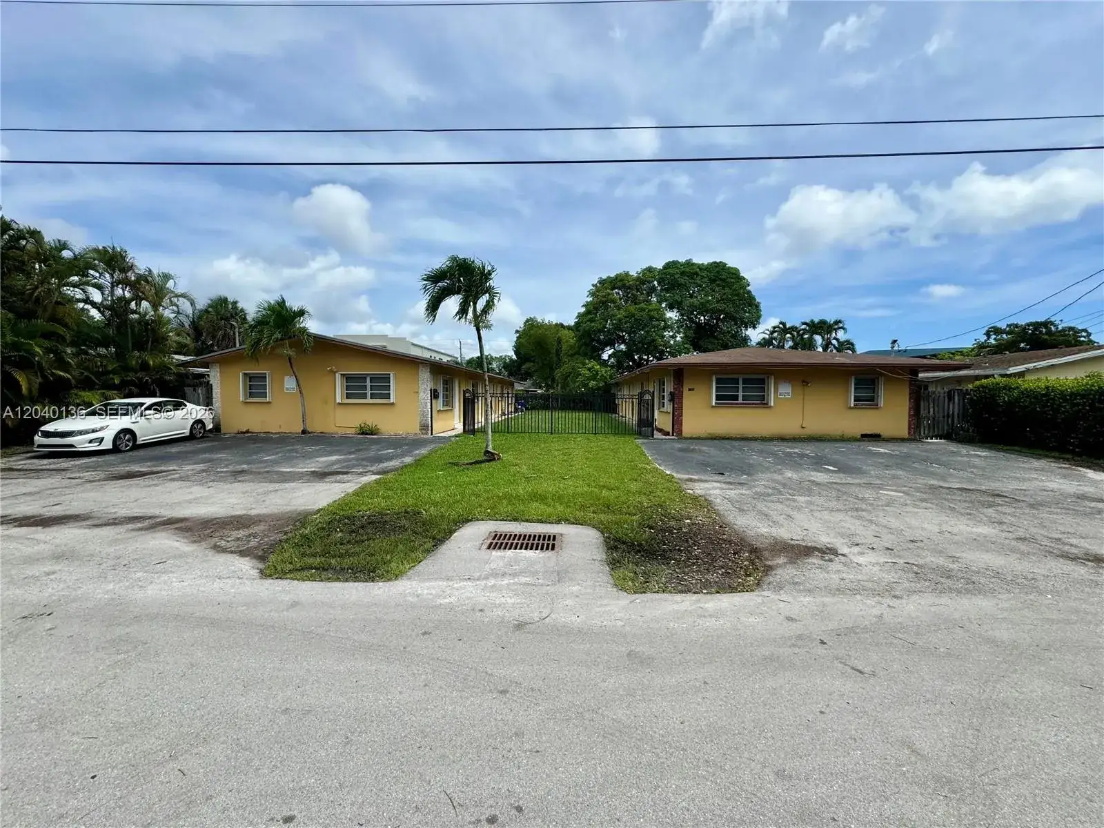 Residential Income for sale at 1723 SW 21st St, Fort Lauderdale FL 33315