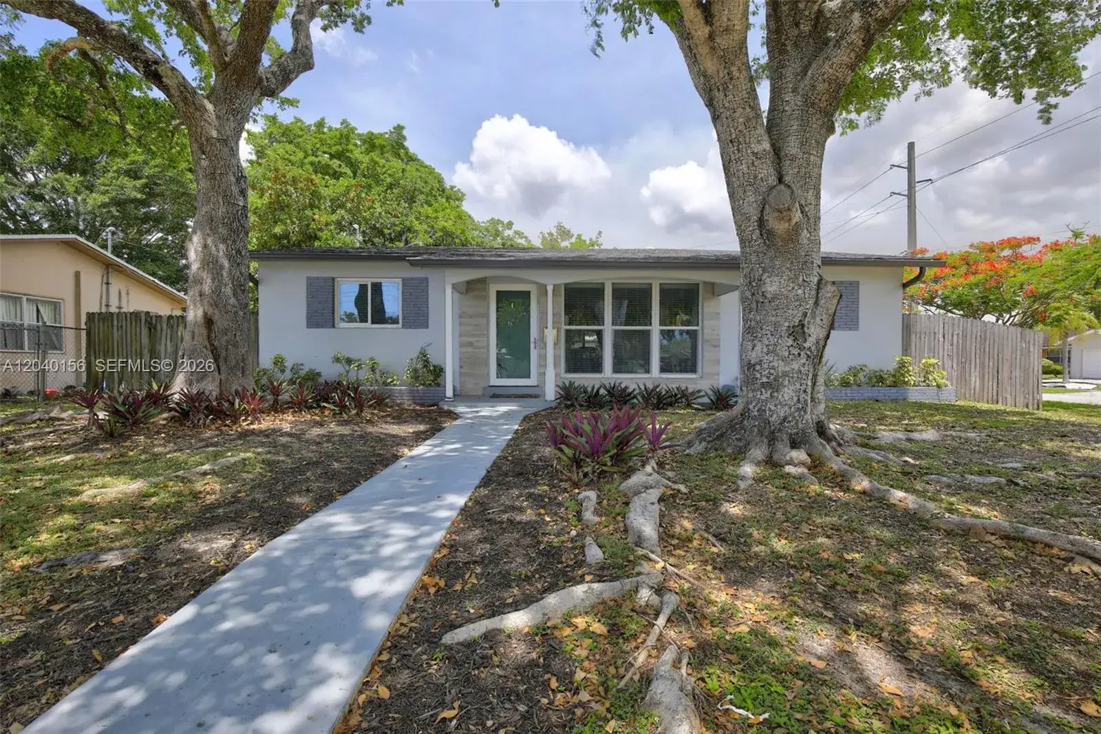 3 bedroom 2 bath Residential for sale at 2220 N 40th Ave, Hollywood FL 33021