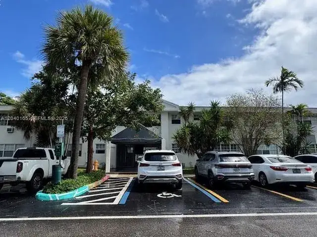 1 bedroom 1 bath Residential Lease for rent at 7925 West Dr # 12, North Bay Village FL 33141