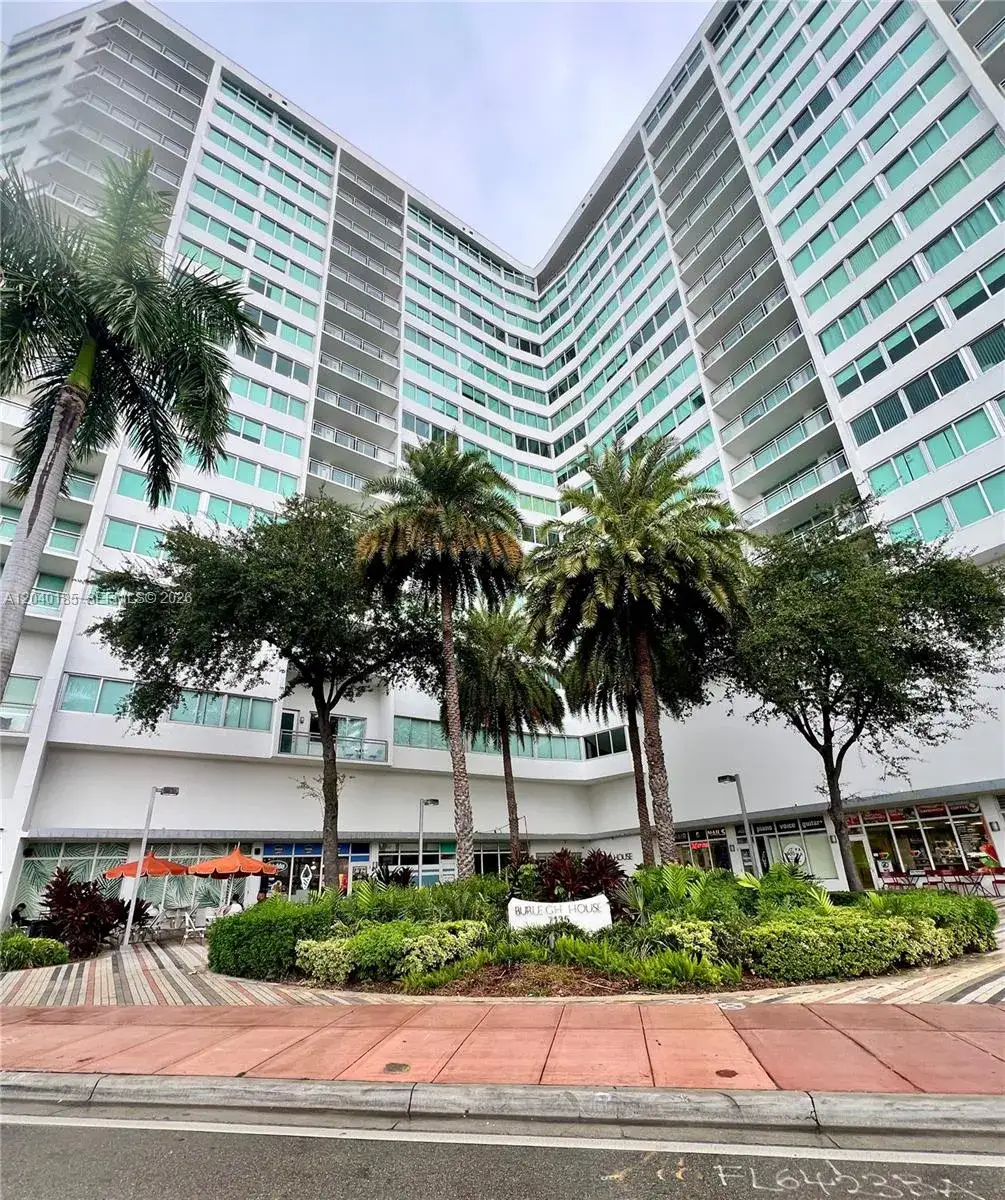 1 bedroom 2 bath Residential Lease for rent at 7135 Collins Ave # 1523, Miami Beach FL 33141