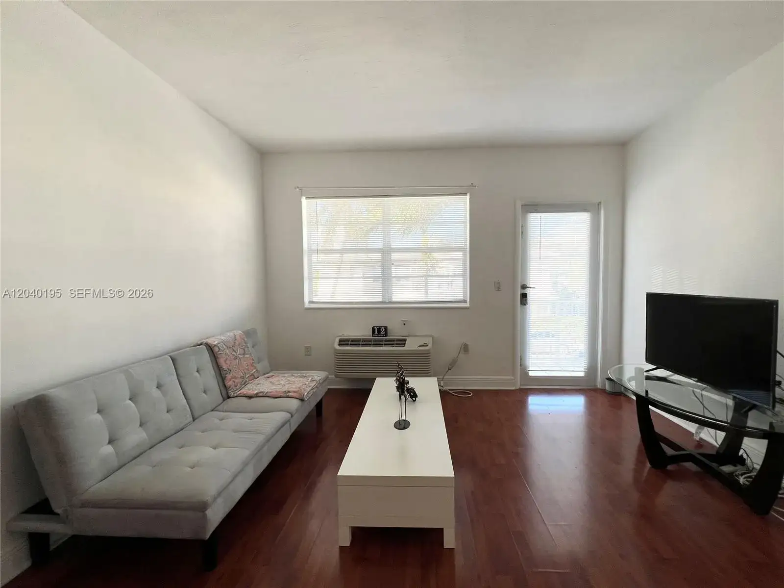 1 bedroom 1 bath Residential Lease for rent at 450 77th St # 6, Miami Beach FL 33141