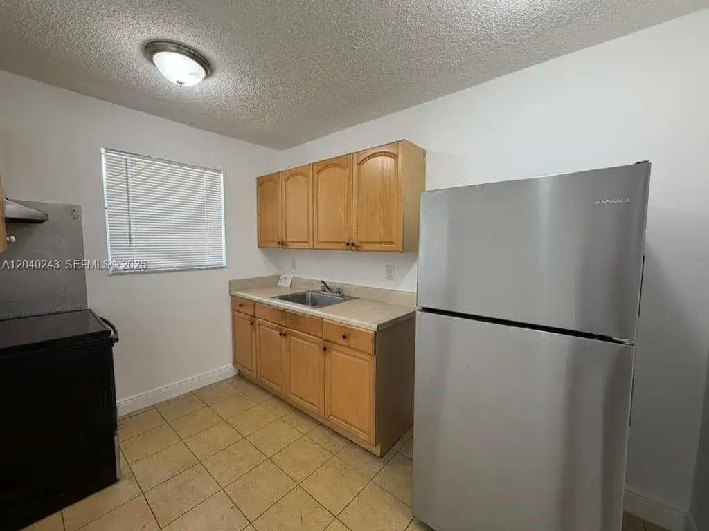 1 bedroom 1 bath Residential Lease for rent at 1330 NE 127th St # 8, North Miami FL 33161
