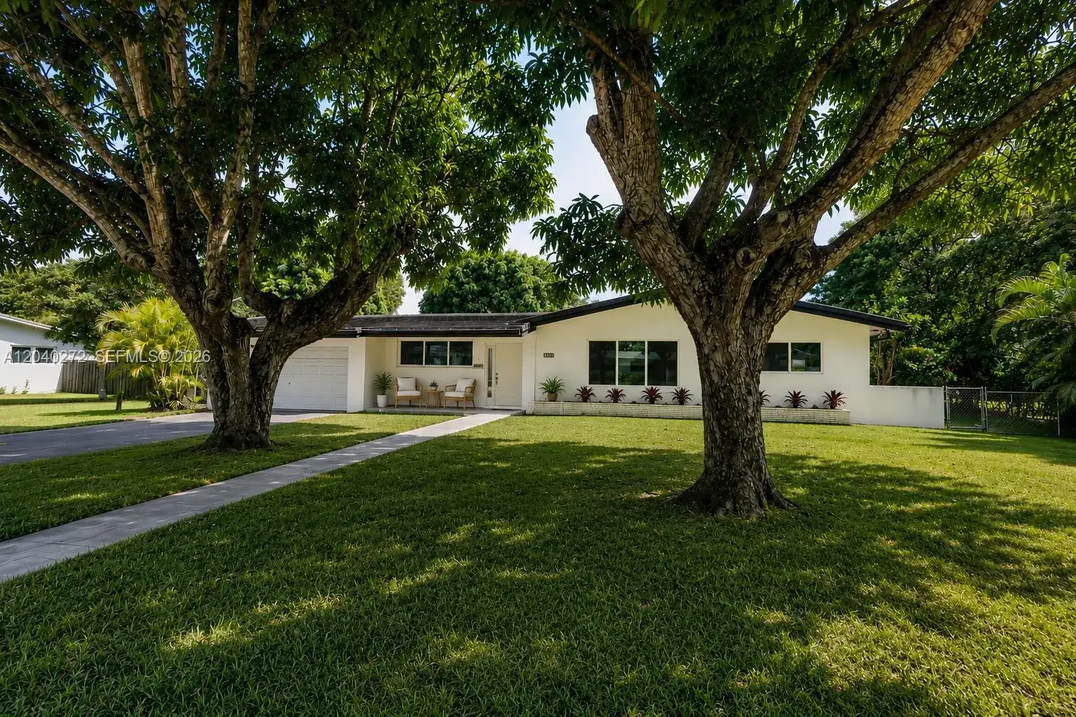 3 bedroom 2 bath Residential for sale at 8265 SW 149th Dr, Palmetto Bay FL 33158
