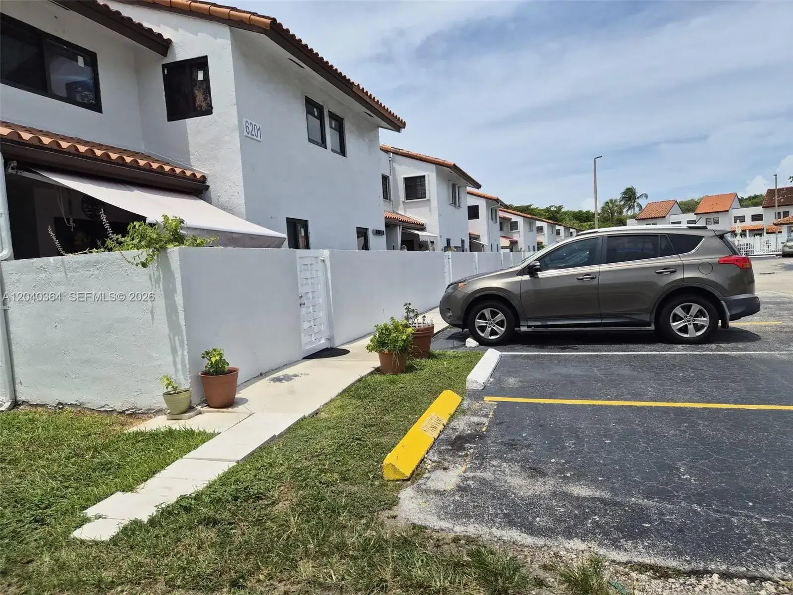 2 bedroom 2 bath Residential for sale at 6201  SW 138   TH  CT  APART  G, Miami FL 33183