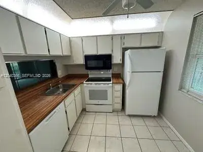 1 bedroom 1 bath Residential for sale at 3578 N University Dr # 5, Coral Springs FL 33065
