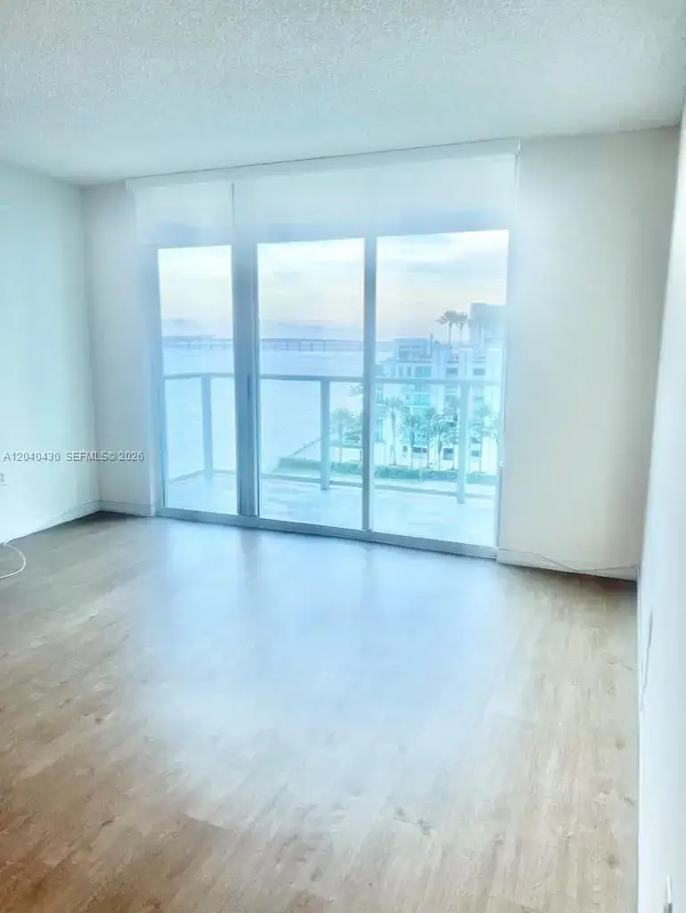 1 bedroom 1 bath Residential Lease for rent at 1155 BRICKELL BAY DR # 807, Miami FL 33131