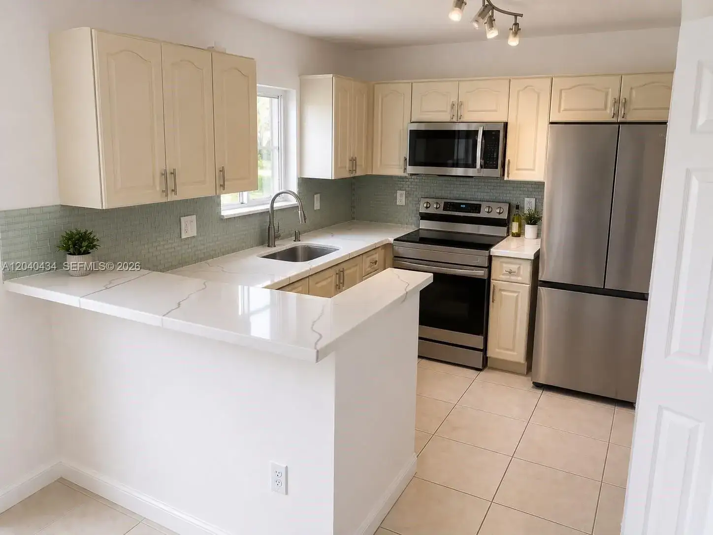 3 bedroom 2 bath Residential Lease for rent at 2931 SE 12th Rd # 55, Homestead FL 33035