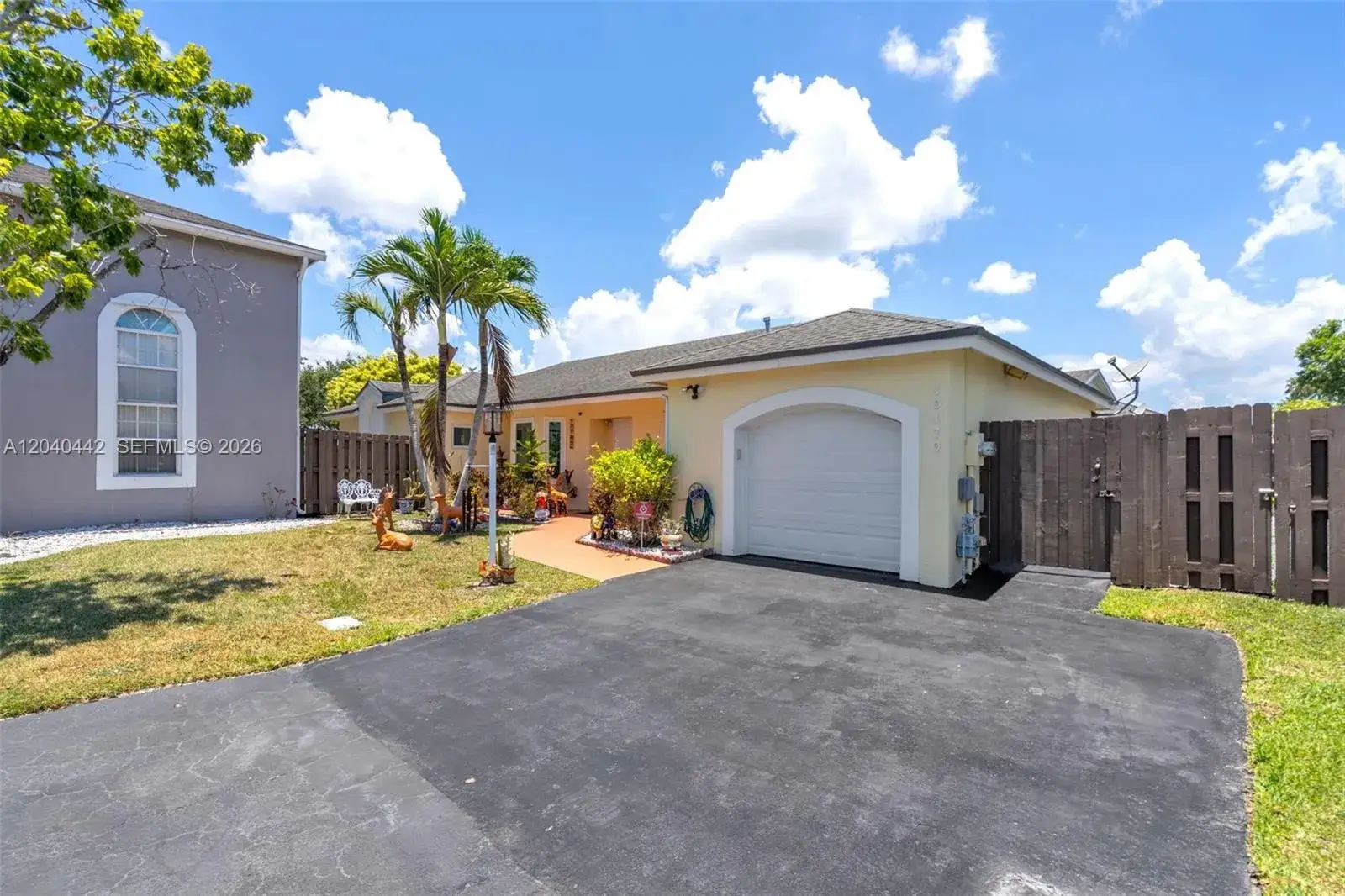 3 bedroom 2 bath Residential for sale at 10170 NW 54th Ter, Doral FL 33178