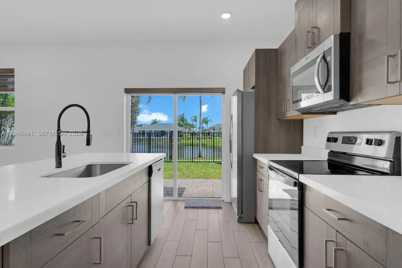 3 bedroom 2 bath Residential for sale at 805 SE 18th St, Homestead FL 33034