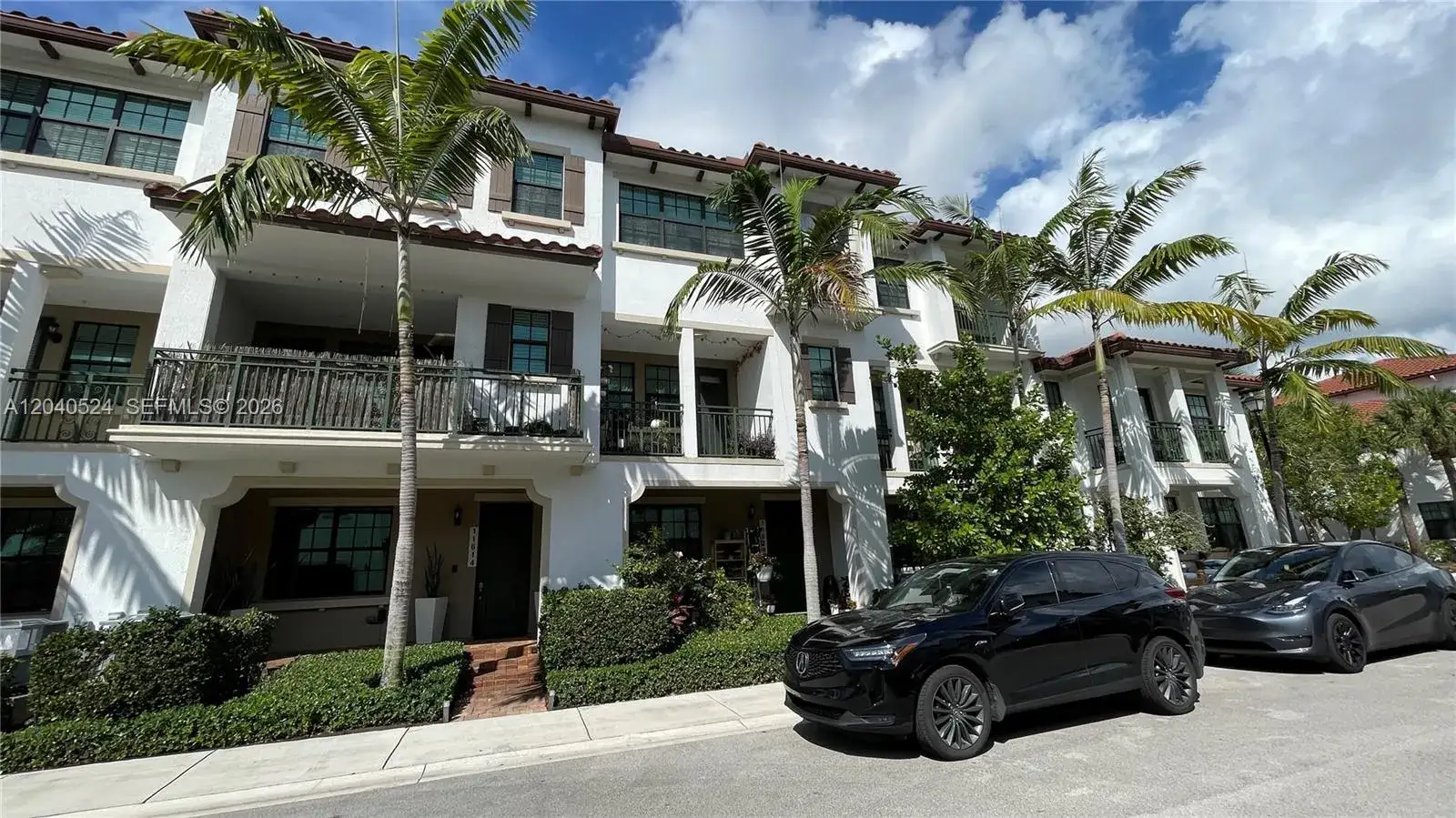 3 bedroom 3 bath Residential for sale at 11618 SW 13th Ct, Pembroke Pines FL 33025