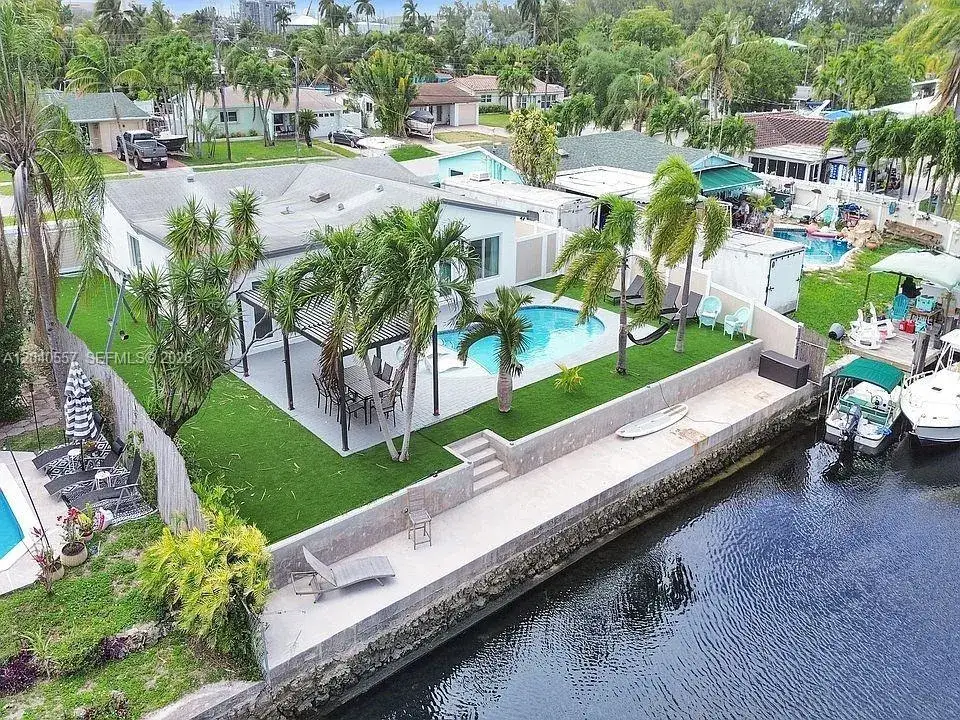 4480 SW 34th Dr, Dania Beach FL 33312